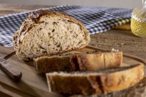 bread, slices, loaf, bread loaf, sliced bread, bread slices, chopping board, baked, dough, surface, home made, pao caseiro, bread, bread, bread, bread, bread