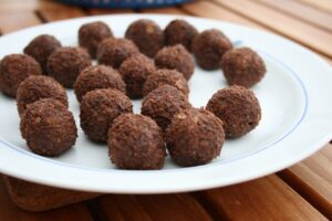 power balls, chocolate ball, snack, coconut balls, chocolate balls, chocolate balls, chocolate balls, chocolate balls, chocolate balls, chocolate balls