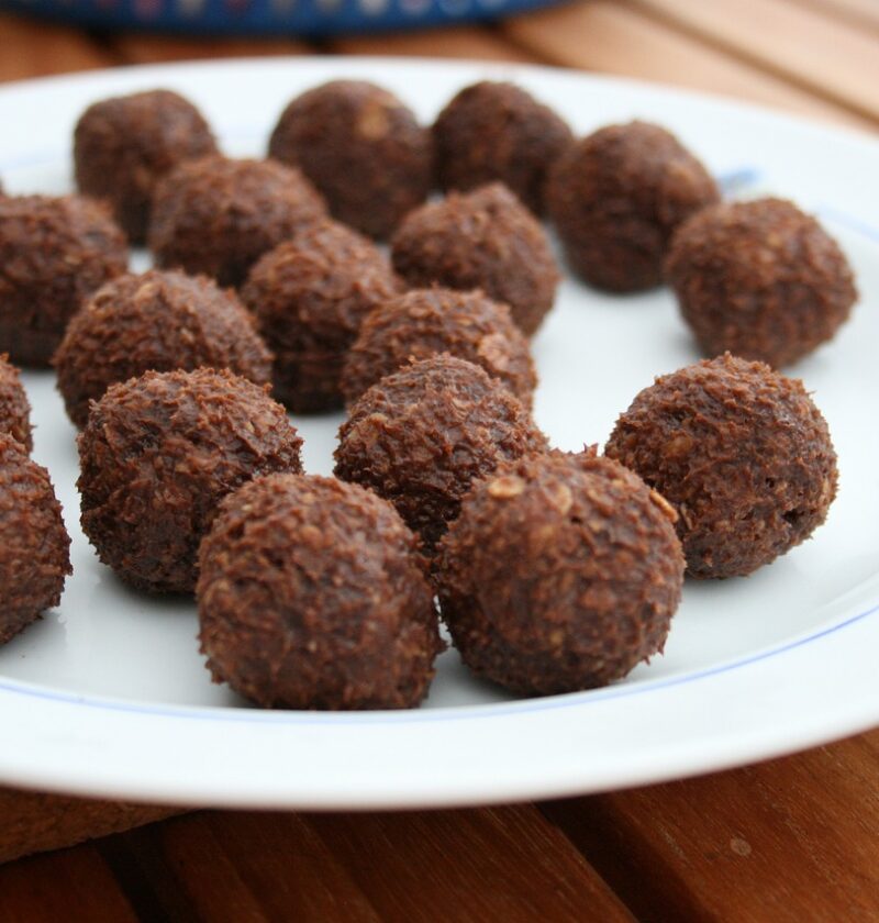 power balls, chocolate ball, snack, coconut balls, chocolate balls, chocolate balls, chocolate balls, chocolate balls, chocolate balls, chocolate balls